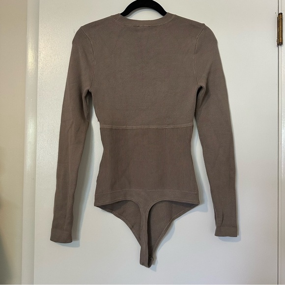 Abercrombie & Fitch Corset Sweater Knit Long Sleeve Bodysuit Womens Medium Taupe - Picture 6 of 6